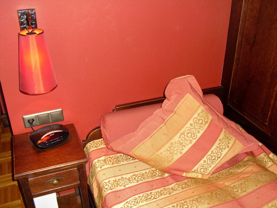 Einzelbett Schlosshotel Steinburg