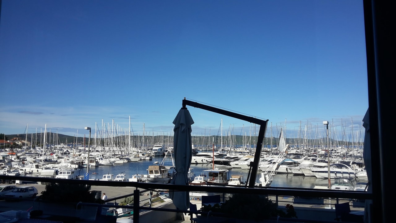 Außenterrasse Hotel IN Biograd