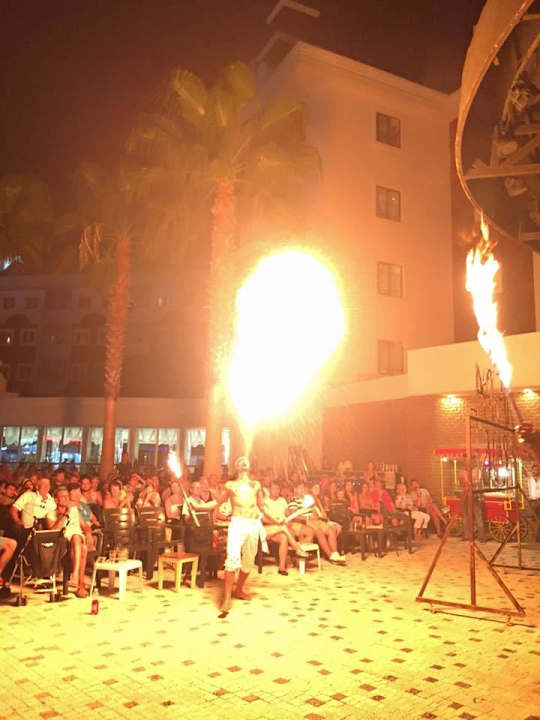 Sehr guter Show  Side Royal Paradise Hotel