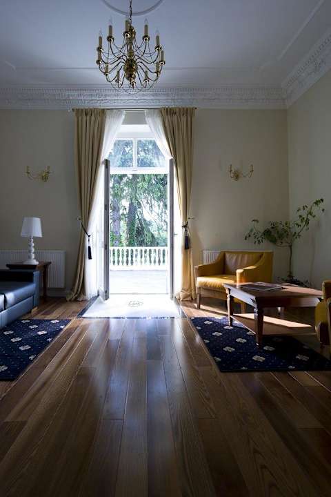 Wyjście na balkon Hotel Dwór w Zabużu