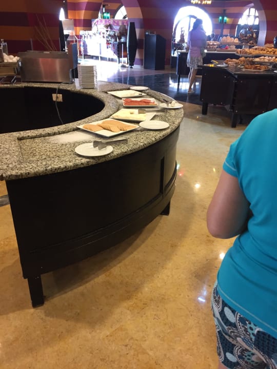 Wurst - Käse Auswahl beim Frühstück  Hotel Mercure Hurghada