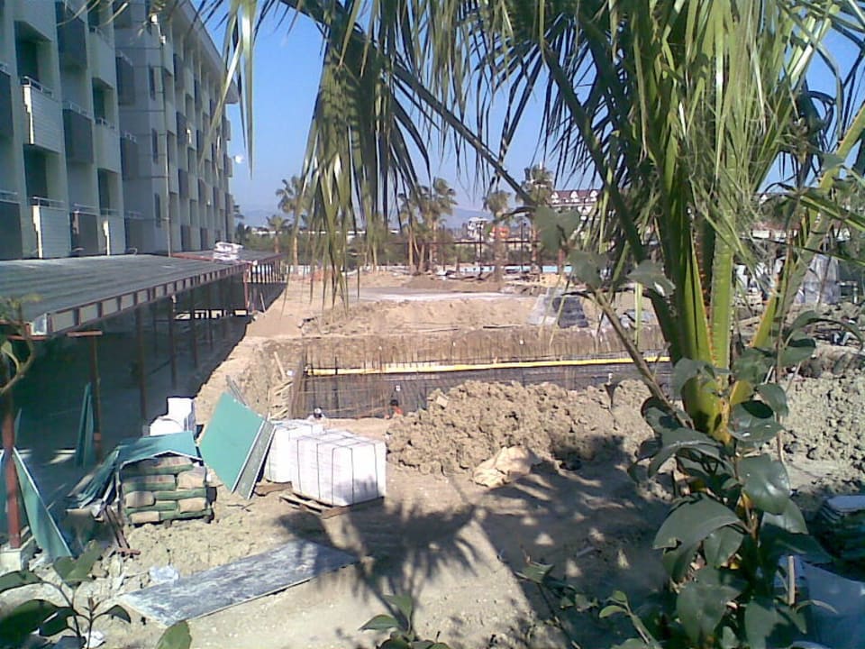 Jetzt wird überall  was getan Hane Family Resort