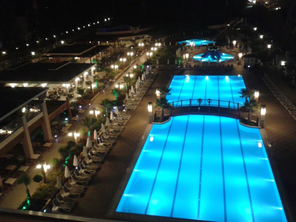 Bei Nacht Dizalya Palm Garden