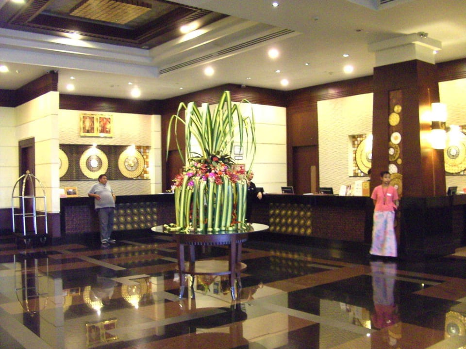 Rezeption Hotel Grand Pacific Sovereign Resort & Spa