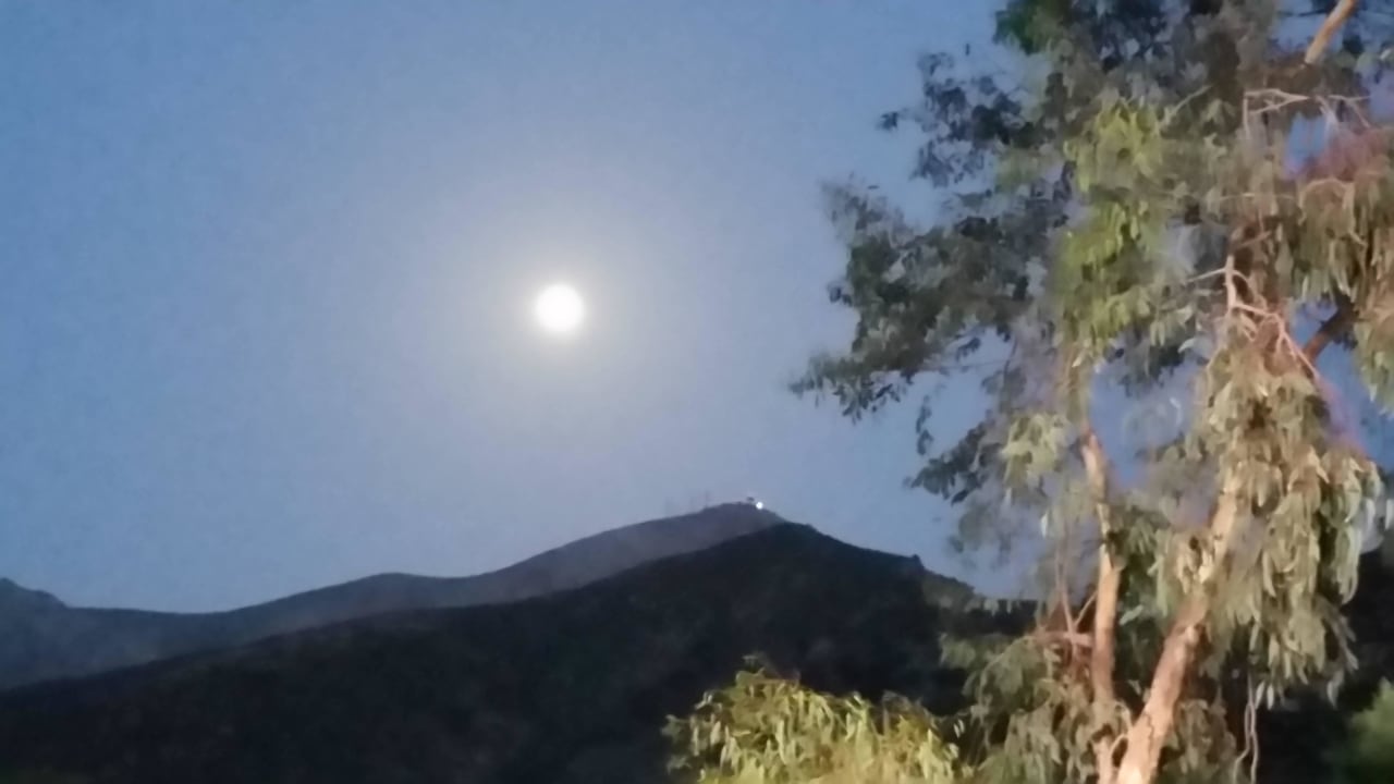 Vollmond über den Bergen Fodele Beach & Water Park Holiday Resort