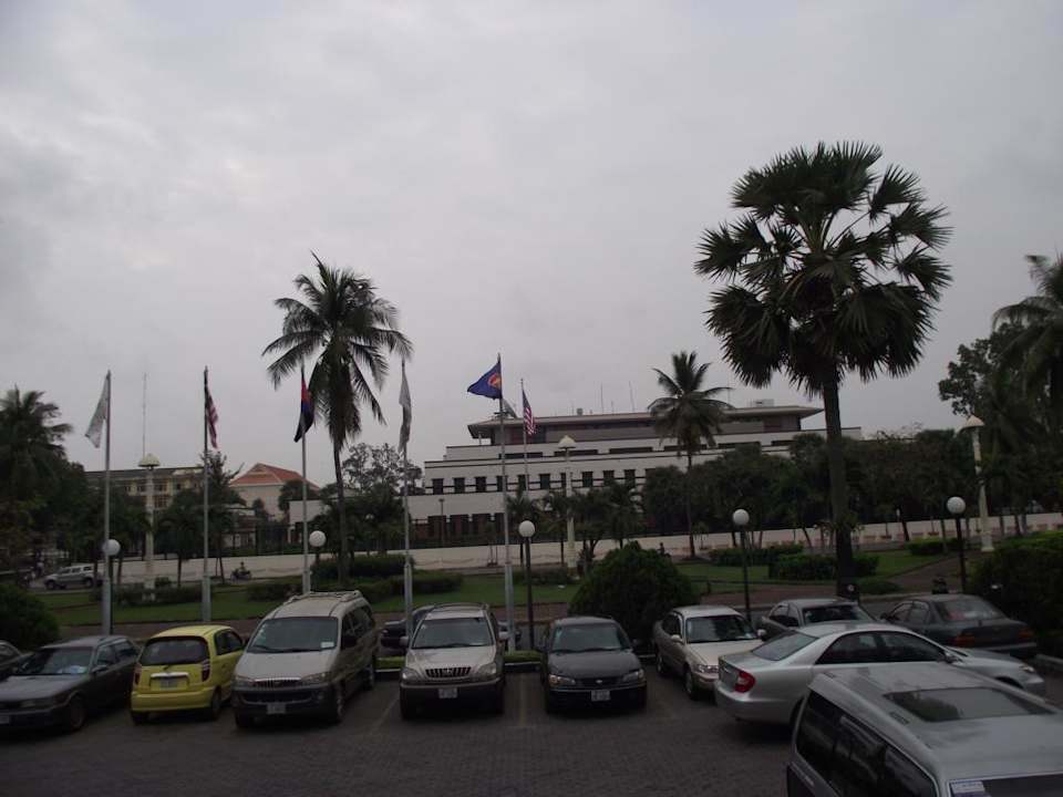 Blick zur amerikanischen Botschaft Sunway Hotel Phnom Penh