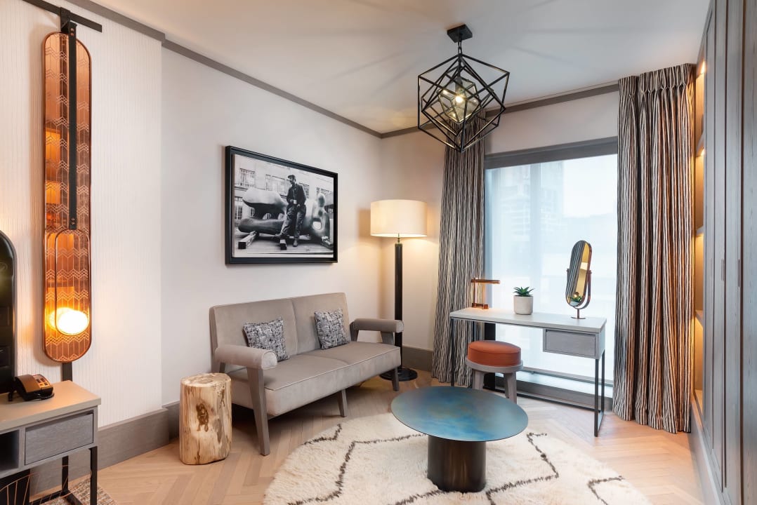 Zimmer Hart Shoreditch Hotel London, Curio Collection by Hilton