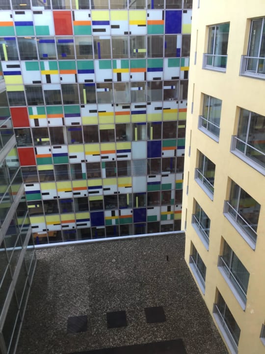 Zum Innenhof Hotel Courtyard by Marriott Düsseldorf Hafen