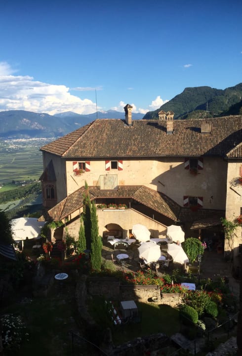 Burghof Hotel Schloss Wehrburg