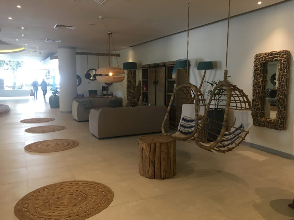 Lobby Design Plus Seya Beach Hotel