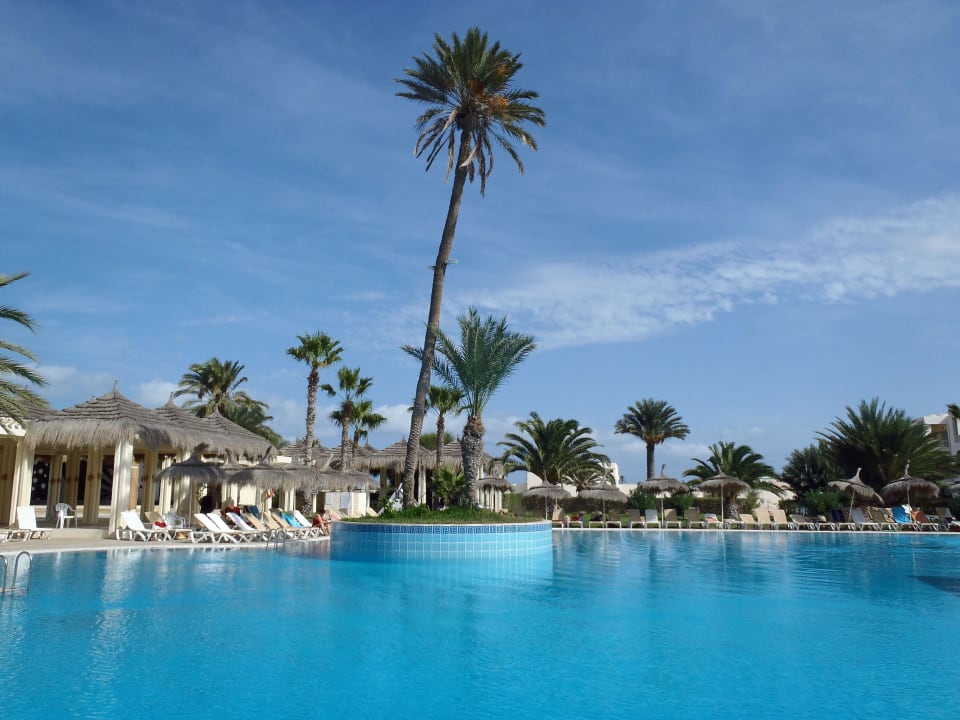 Vom Restaurant in Richtung Pool Djerba Golf Resort & Spa