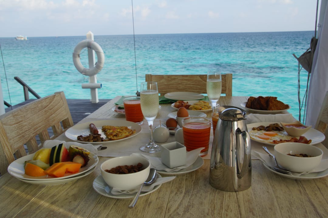 Frühstück auf der Terrasse ananea Diamonds Athuruga