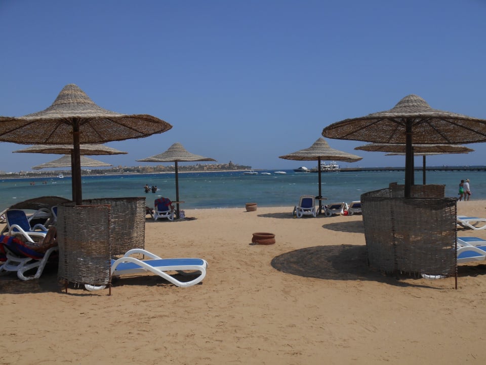 Liegen am Strand Cleopatra Luxury Resort Makadi Bay