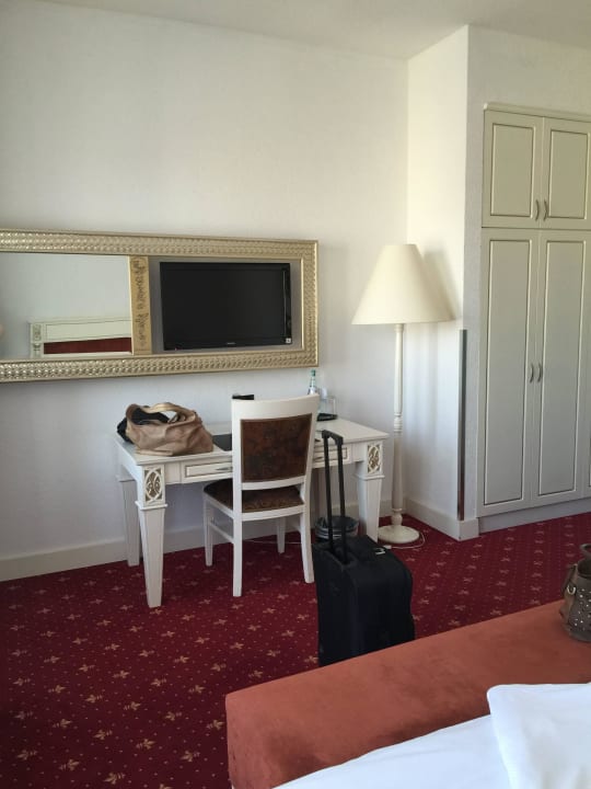 Schreibtisch/TV Hotel Excelsior Dortmund