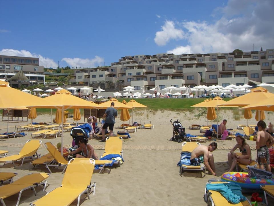 Liegen und Schirme kostenlos Atlantica Mikri Poli Crete