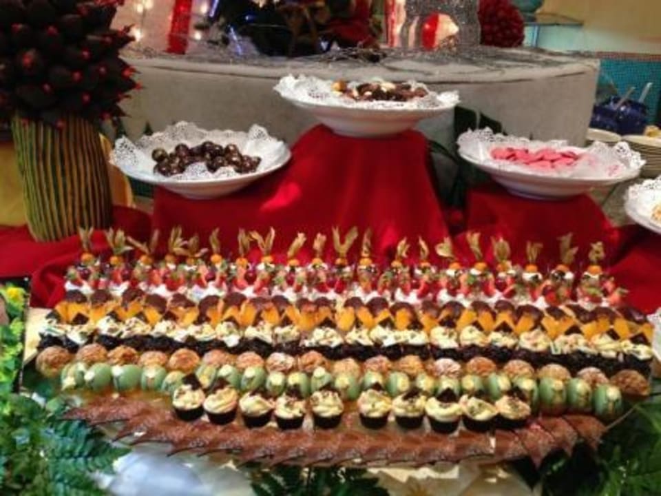 Silvesterbuffet Hotel Faro, a Lopesan Collection Hotel