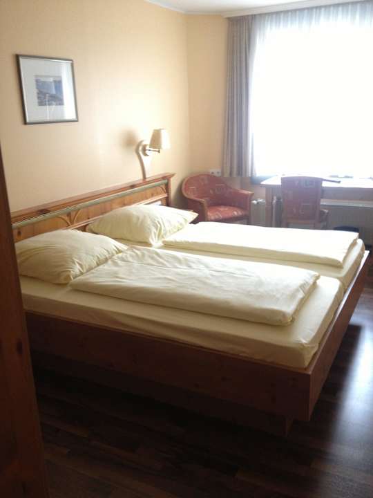 Bett (EZ=DZ) Hotel Gasthof zur Post