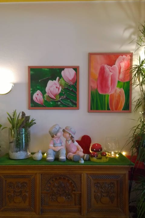 Liebevoll gestalteter Eingangsbereich Sporthotel Wilder Kaiser