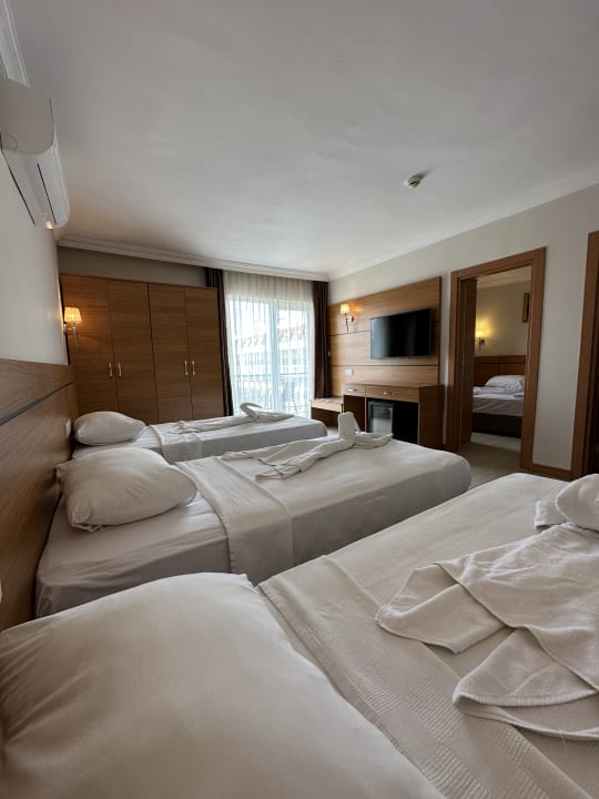 Zimmer Beso Beach Hotel