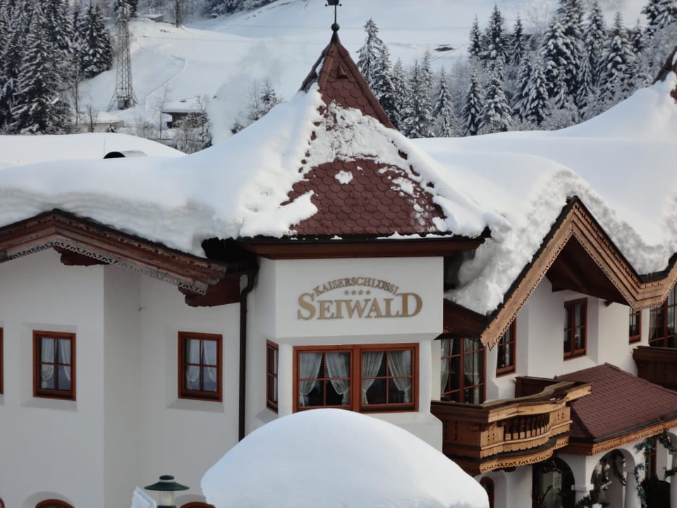 Blick zu dem Haus wo die Kaisersuiten sind Wellnessresort Seiwald