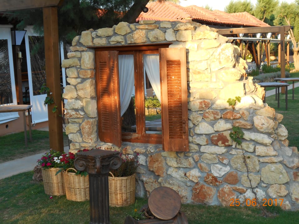 Gartenanlage Anissa Beach & Village