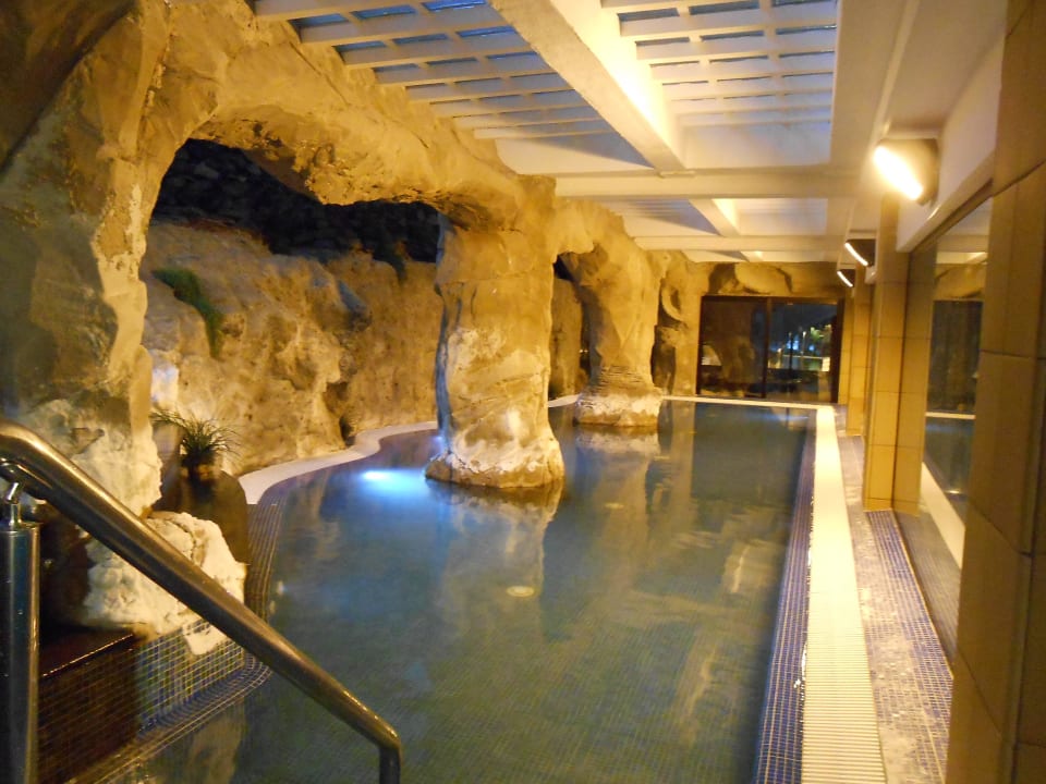 Totes-Meer-Becken im Wellnessbereich Bull Dorado Beach & Spa