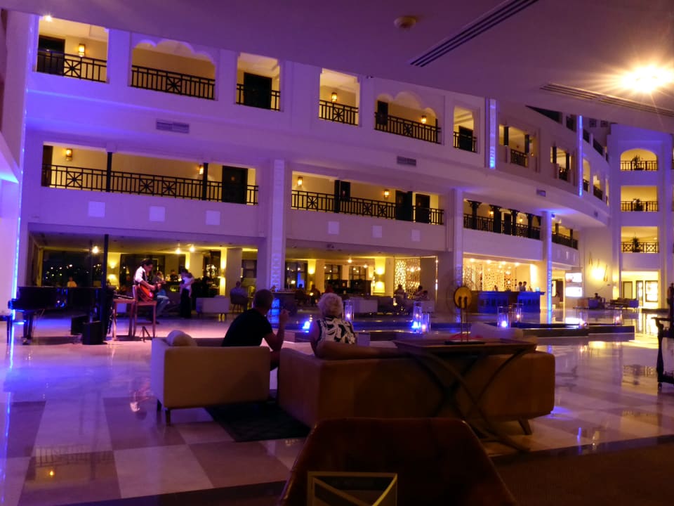Lobby mit Lifemusik Steigenberger ALDAU Beach Hotel