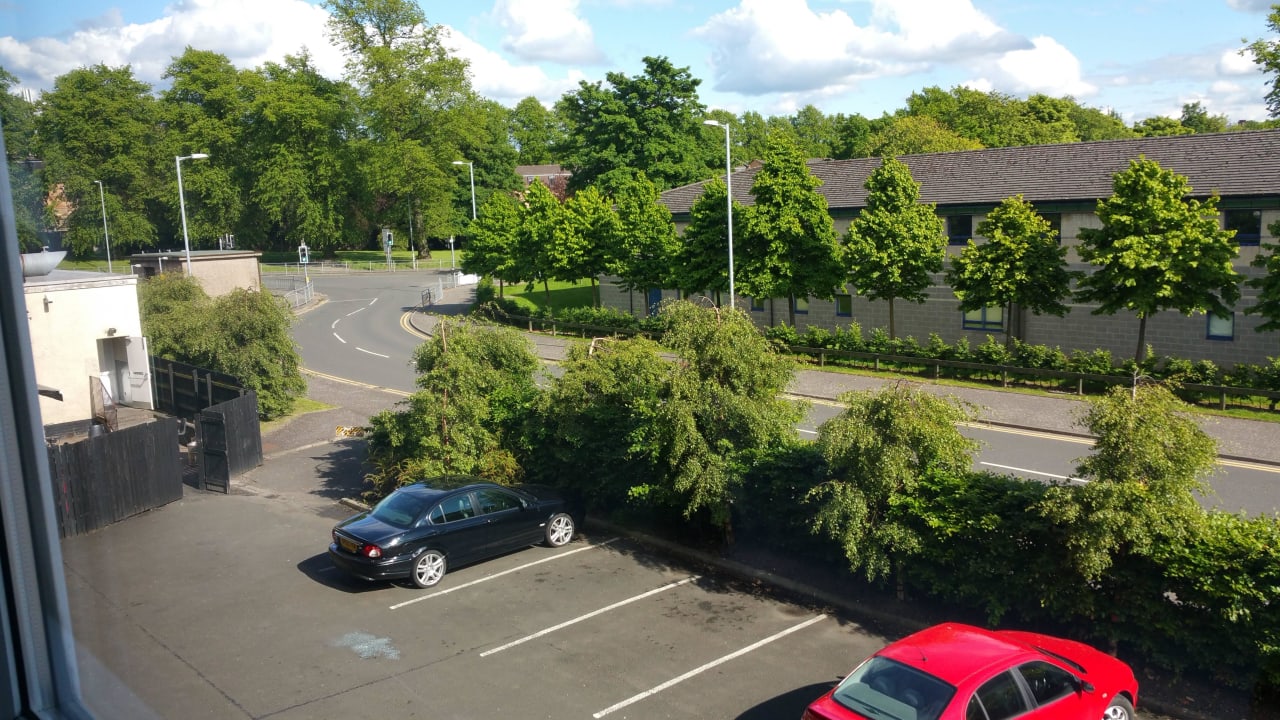 Ausblick von Zimmer 128 Leonardo Inn Glasgow West End