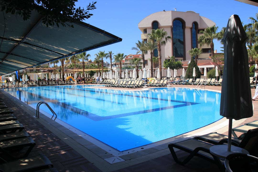 Hauptpool Hane Family Resort