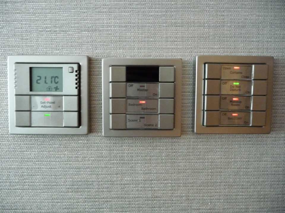 Licht und Gardinen per Fernbedienung W Abu Dhabi - Yas Island