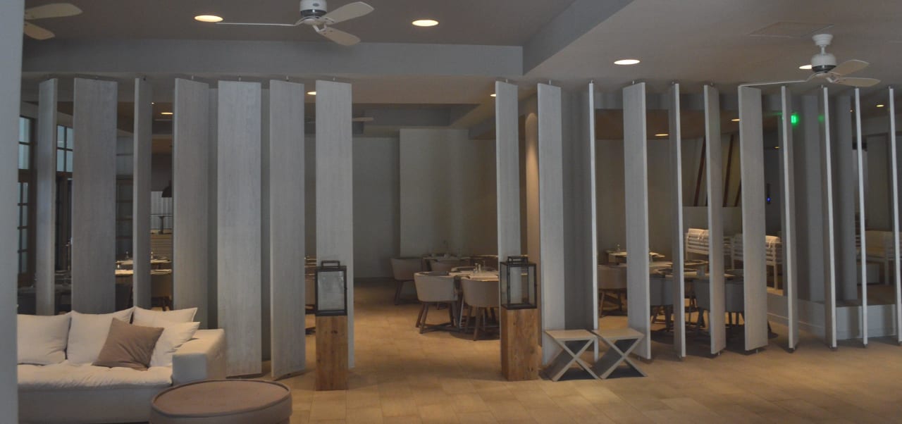 Lobby The Bay Hotel & Suites