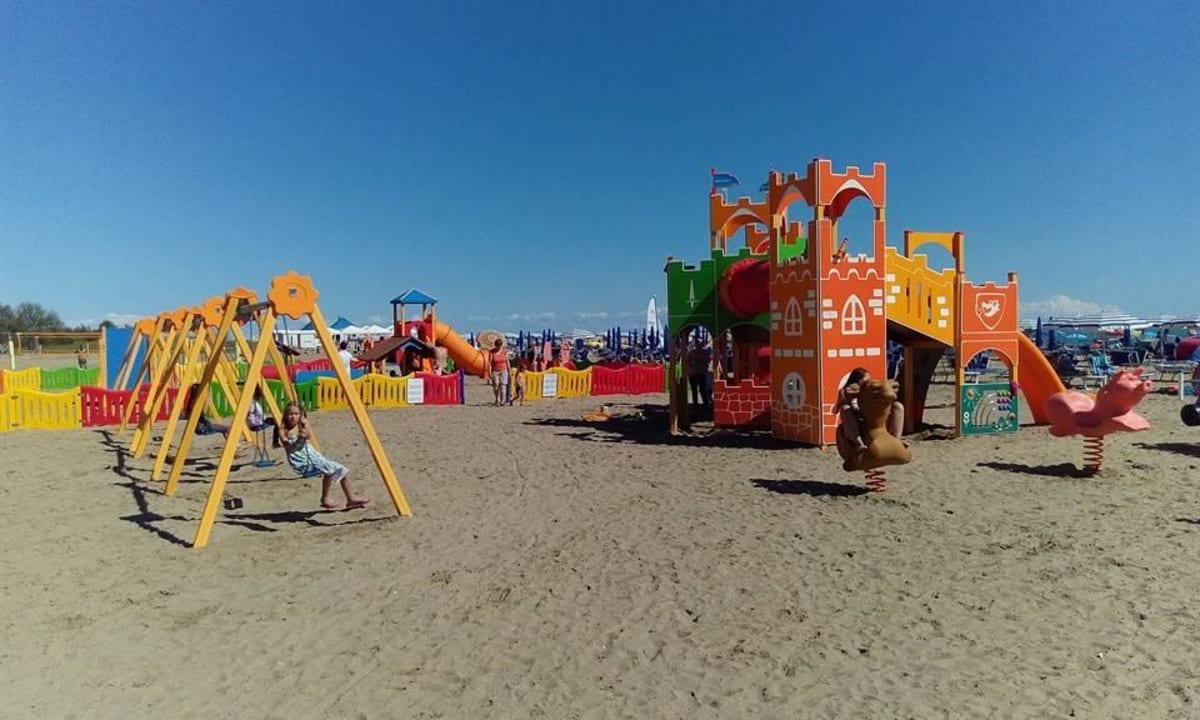 Spielplatz am Strand Sant'Angelo Village
