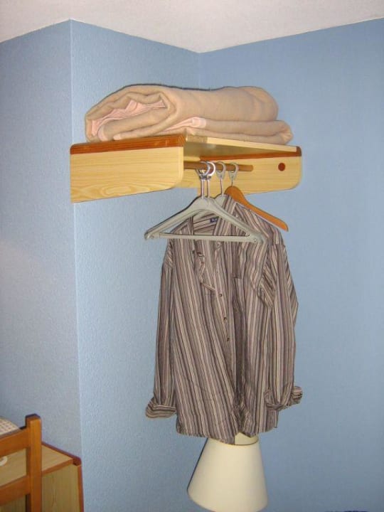 Der "Schrank" im Zimmer Best Western Hotel The Wish