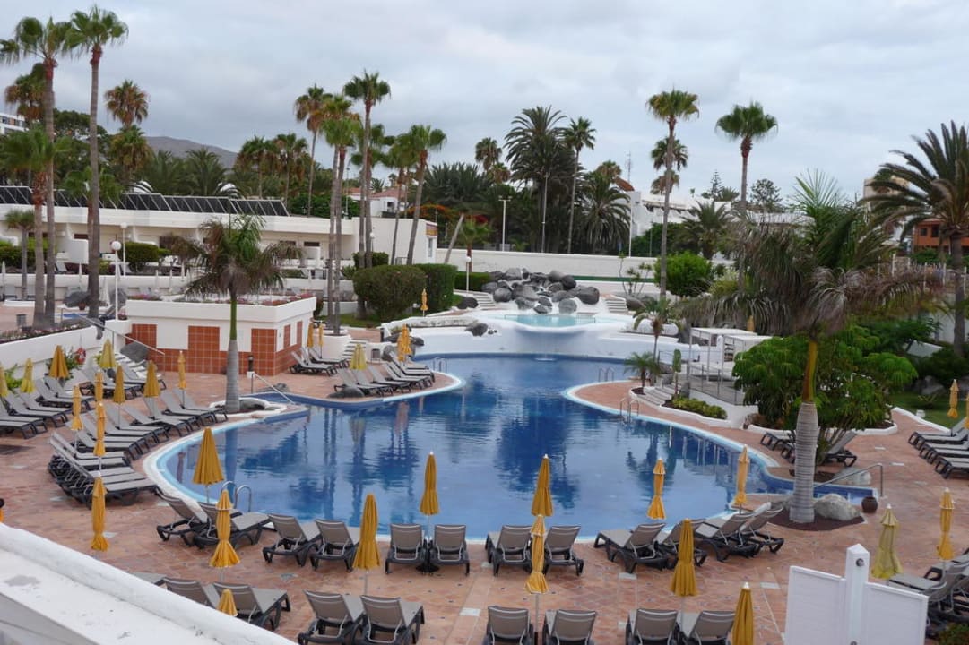 Teil der Poolanlage H10 Gran Tinerfe - Adults only