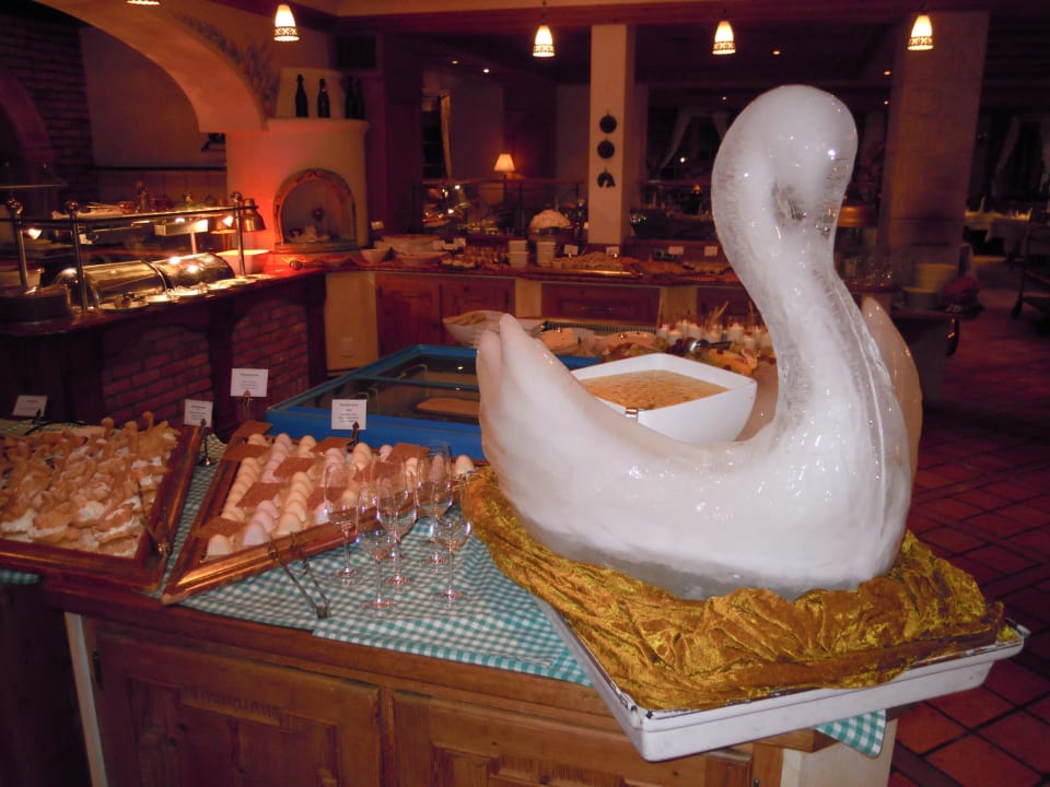 Dessertbuffet vom Feinsten Hotel Alpin Spa Tuxerhof