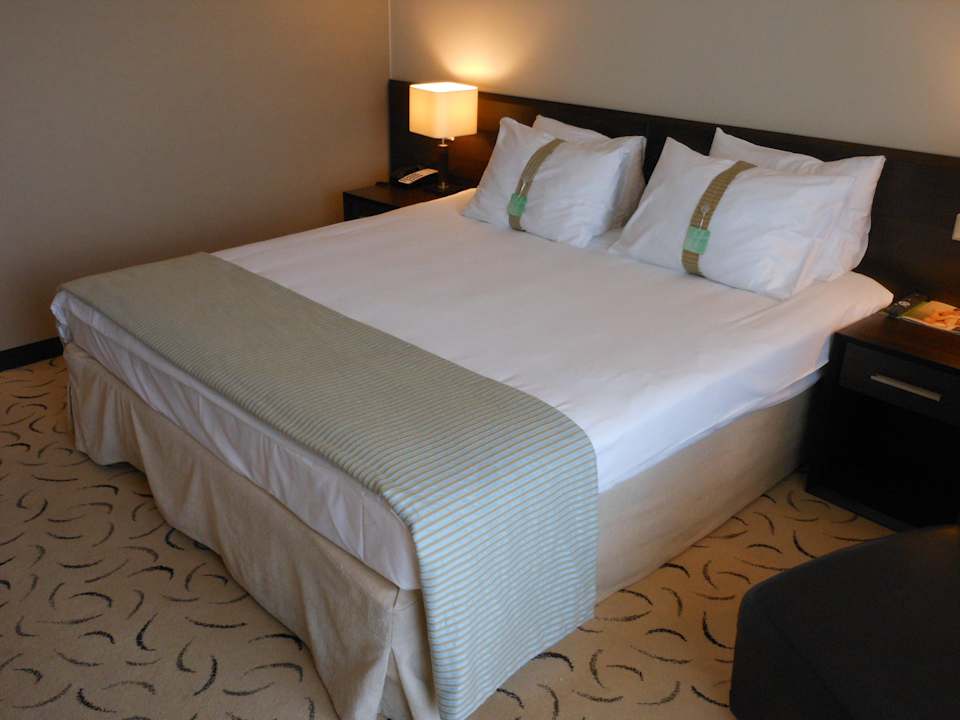 Zimmer 319 - Bett Holiday Inn Warszawa Józefów