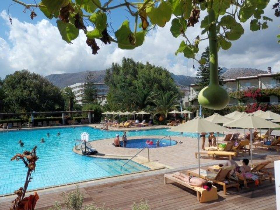 Beautifull pool area Apollonia Beach Resort & Spa