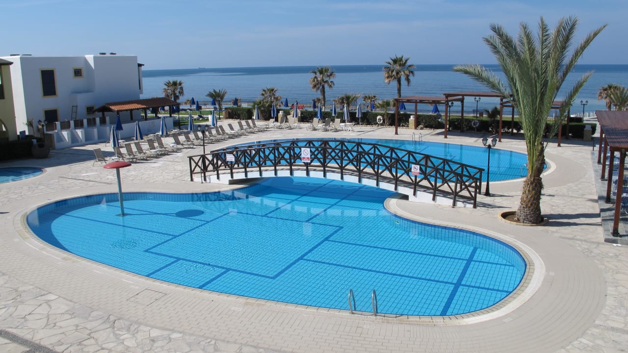 Schöne Form mit Steg Kefalos Beach Holiday Village