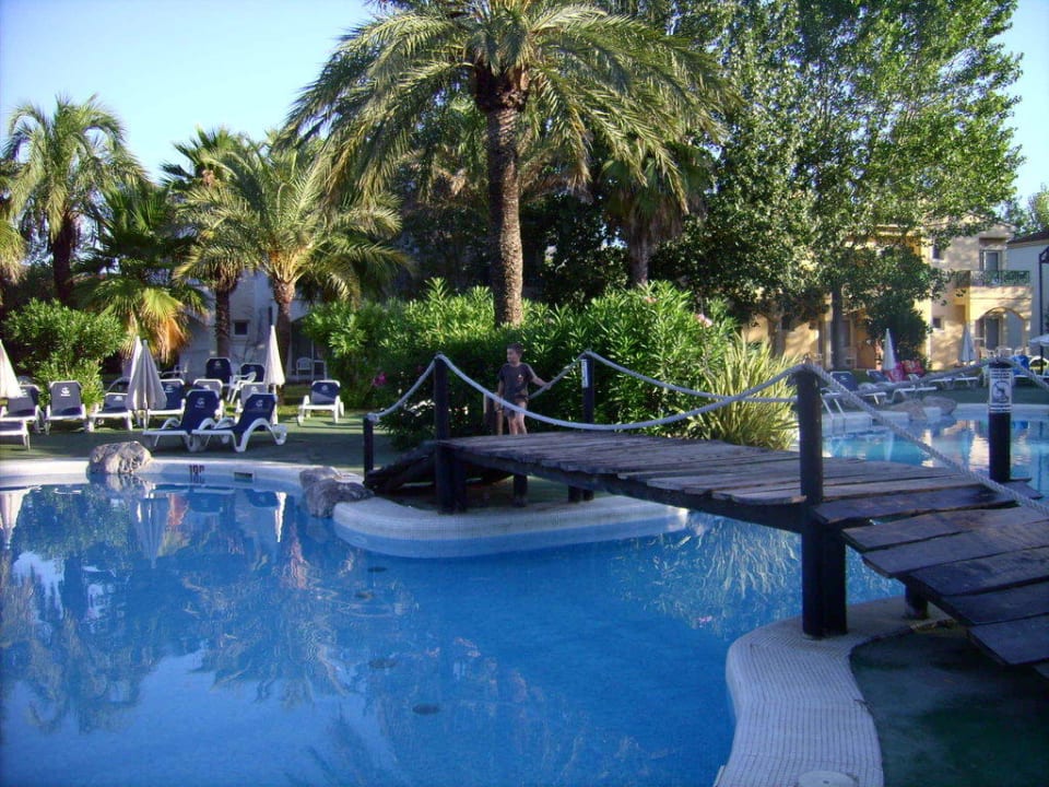 Pool Garden Saladina