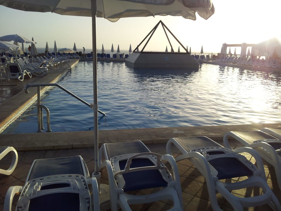 Pool Iberostar Waves Bouganville Playa