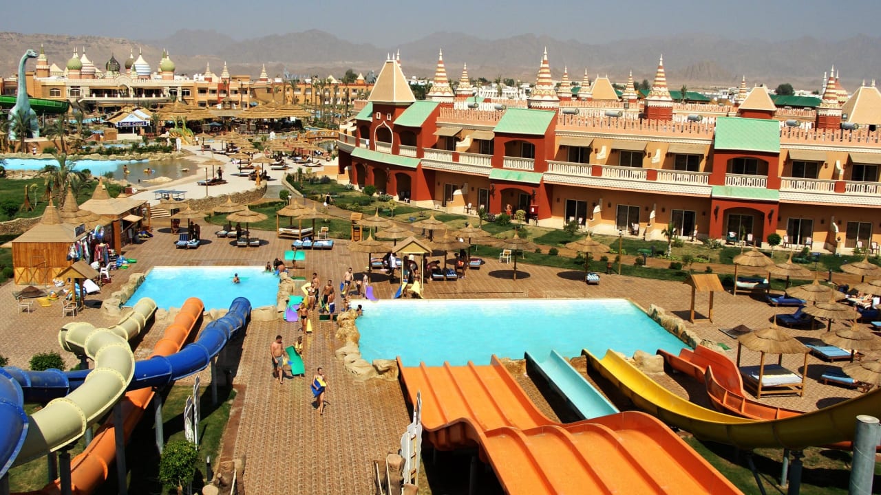 Celkový pohled na areál z nejvyššího tobogánu Pickalbatros Aqua Blu Resort - Sharm El Sheikh