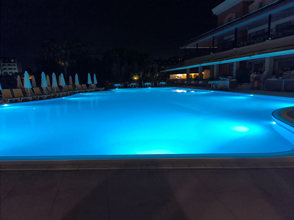 Pool Hotel Victory Resort