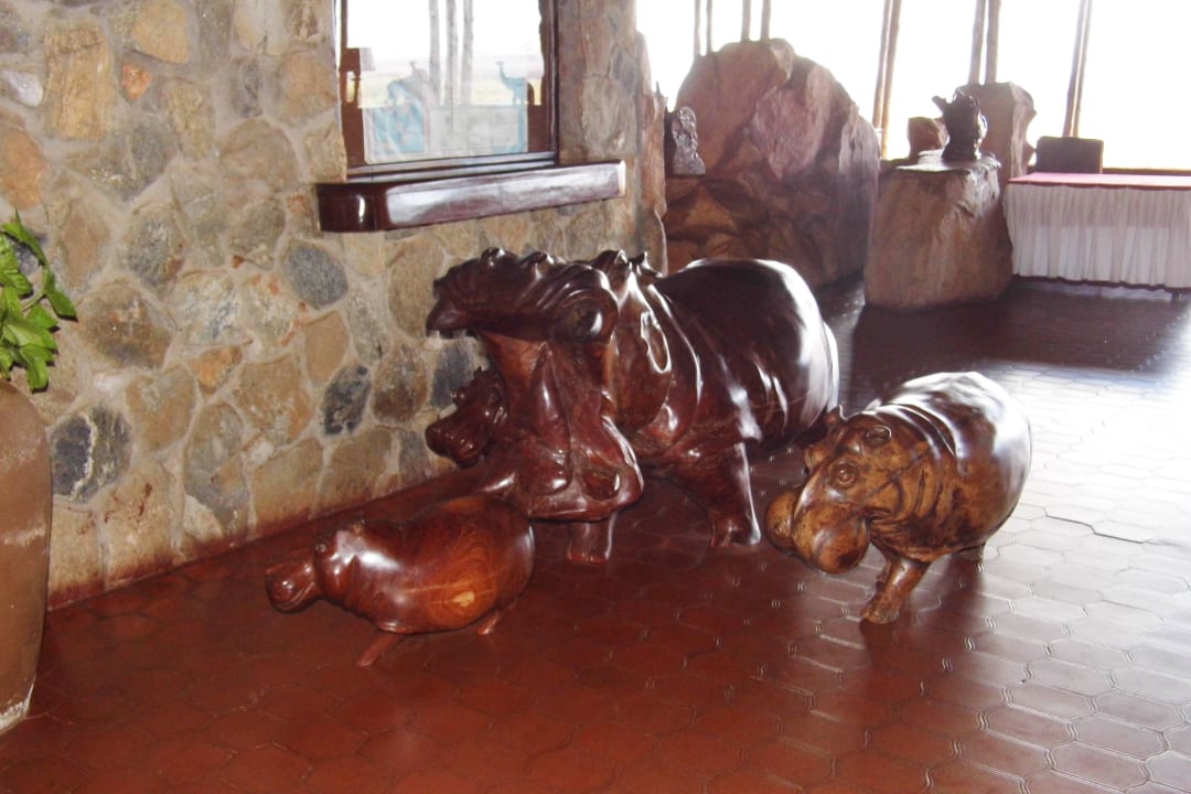 Eingangsbereich und Rezeption Kilaguni Serena Safari Lodge