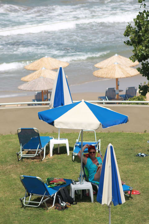 Poolanlage im 1. Stock oberhalb des Strandes Hotel Corissia Princess