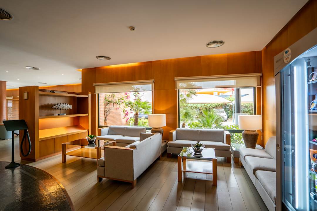 Lobby Hotel Posadas de España Malaga