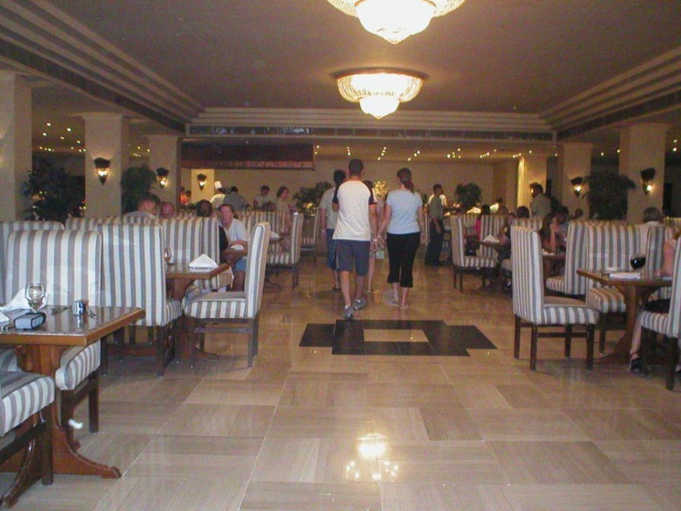 Eingang zum Restaurant Siva Grand Beach
