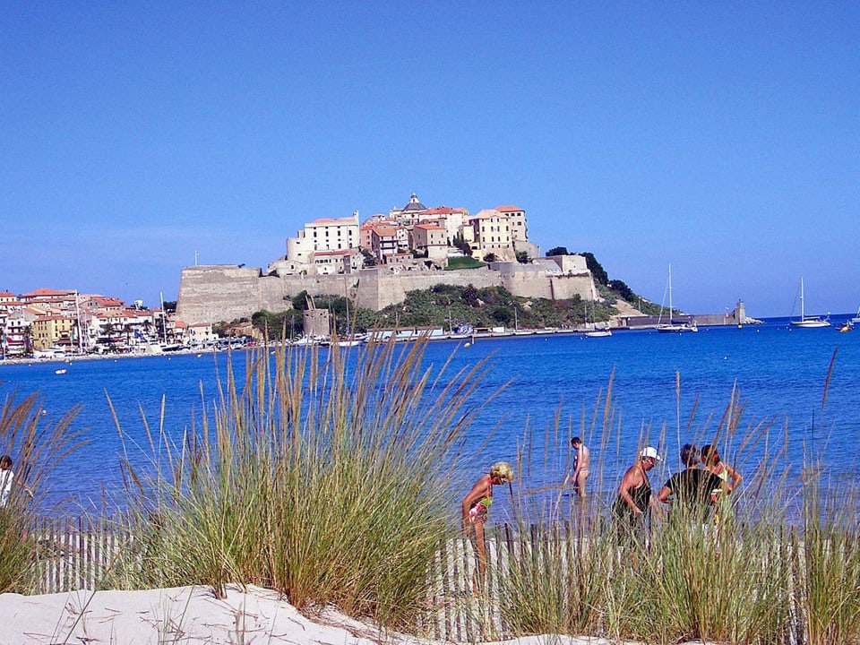 Blick zur Citadelle Les Résidences Pinéa