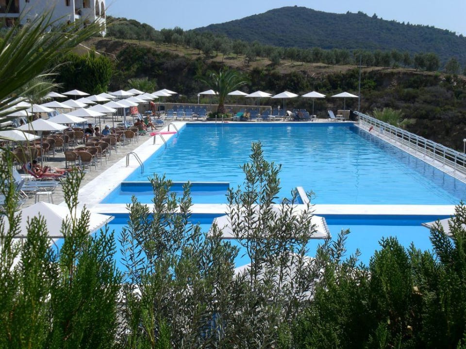 Pool Akrathos Beach Hotel