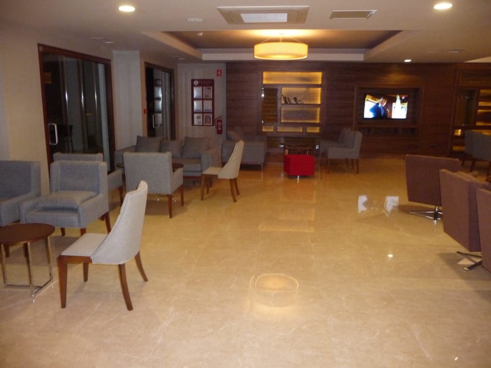 Lobby... Ramada Resort Akbuk