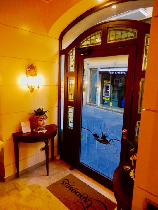 Lobby Hotel Taodomus